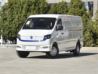 How to Choose a Refrigerated Truck for Your Catering Business in UAE – A Complete Guide