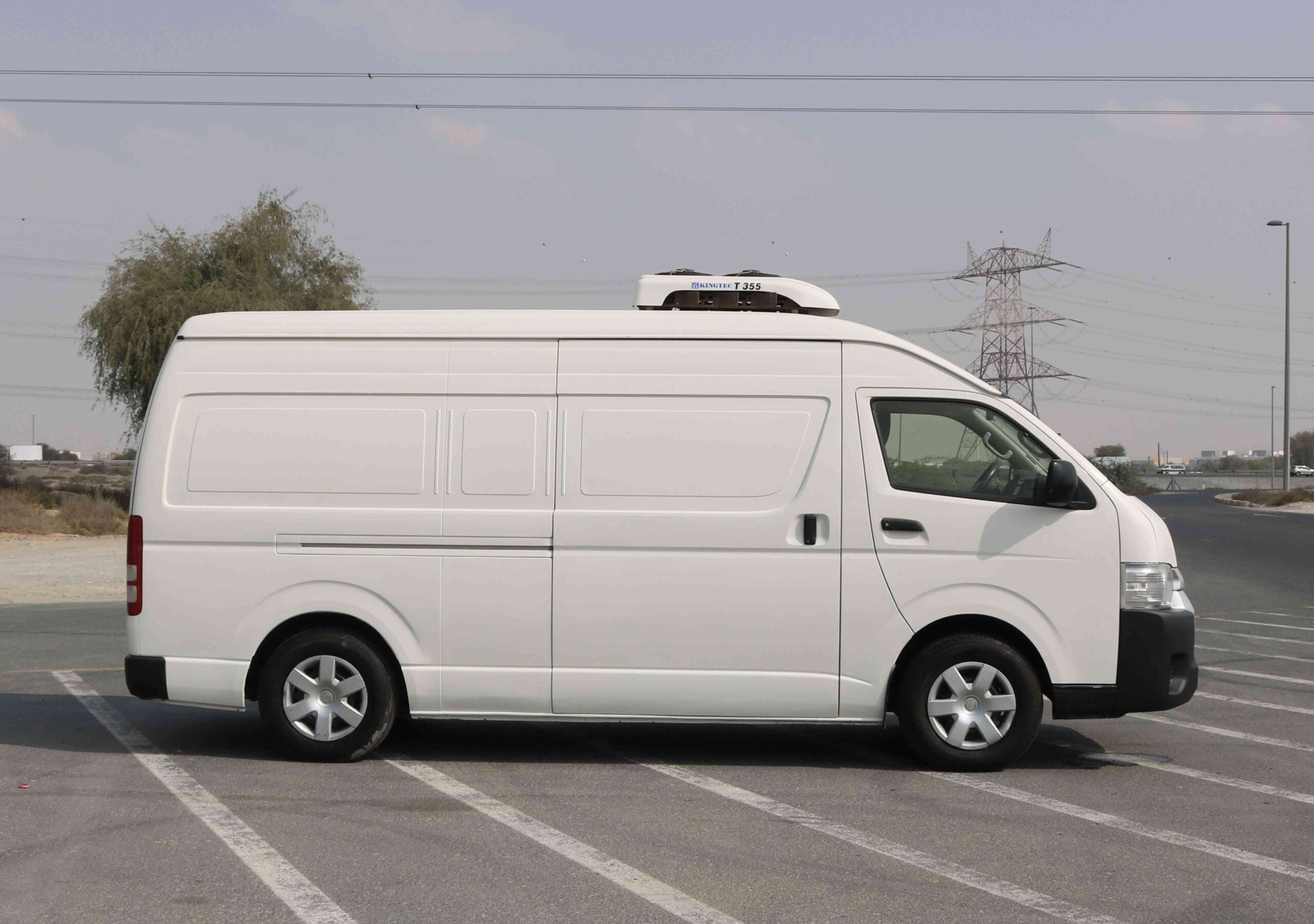 Why Businesses Are Choosing Chiller Van Rentals Over Buying Fleets in UAE